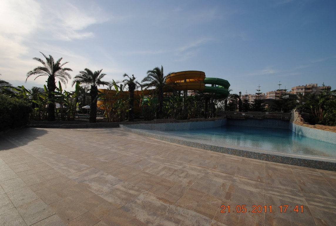 imagini hotel ROYAL WINGS LARA